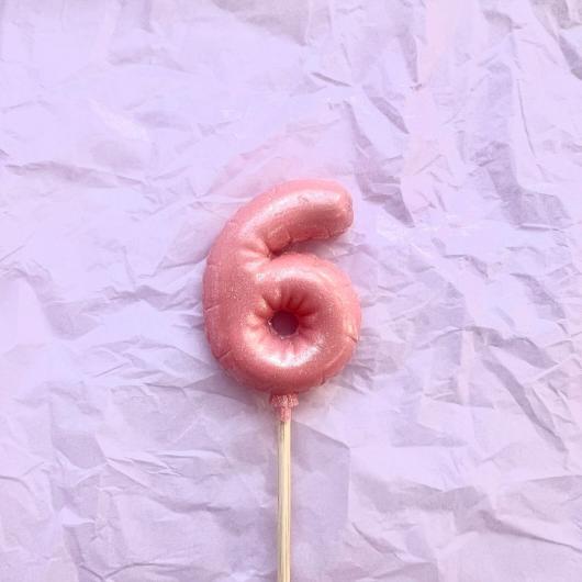 Фигурка из шоколадной глазури "Цифра-Шарик 6" розовая