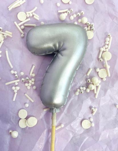 Фигурка из шоколадной глазури "Цифра-Шарик 7" серебро