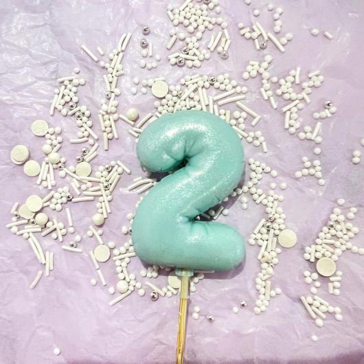 Фигурка из шоколадной глазури "Цифра-Шарик 2" голубая